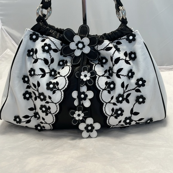 Isabella Fiore Flowers Satchel - Picture 2 of 16